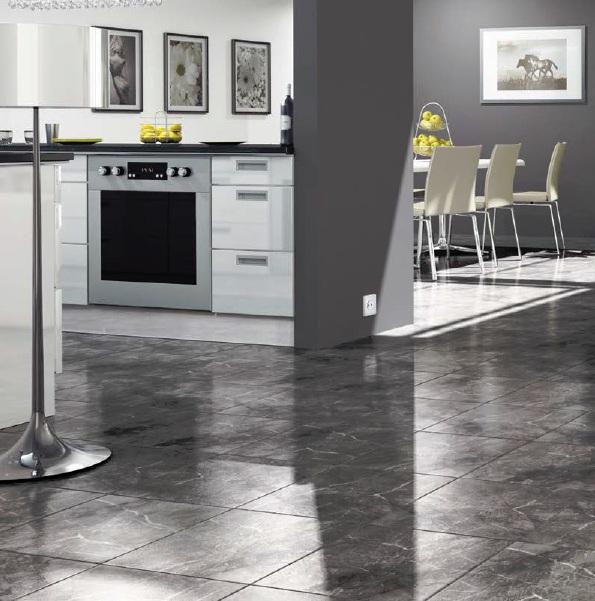 Meble kuchenne z połyskiem świetnie prezentują się w otwartych kuchniach.