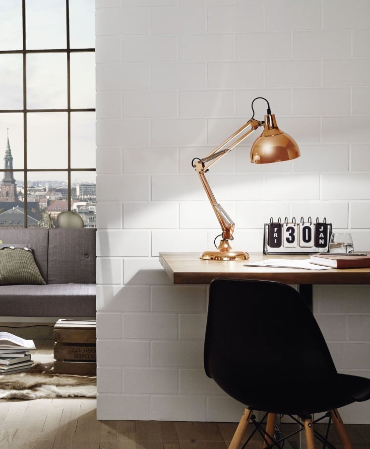 lampa Eglo na biurku